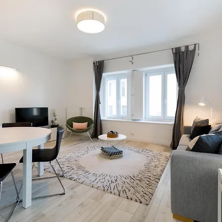 Parlament Panorama Luxury Apartment *