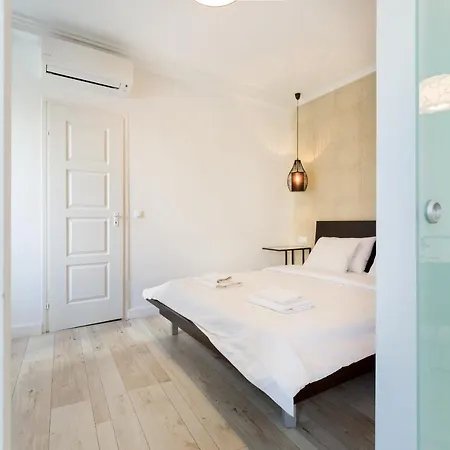 Parlament Panorama Luxury Apartment